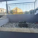 Luce With Shared Pool アパート ザダル