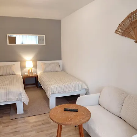 Daire Luce With Shared Pool Sami-basement Zadar