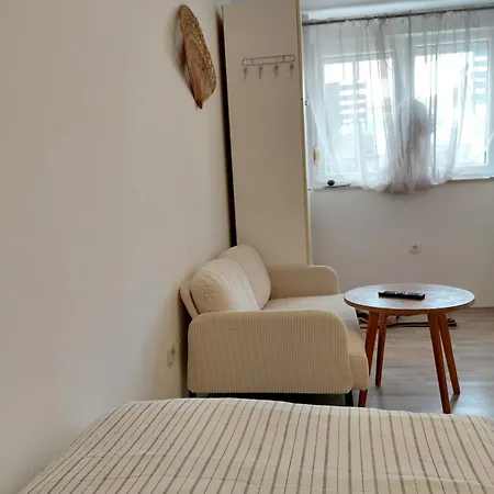 Luce With Shared Pool Sami-basement Apartment Zadar