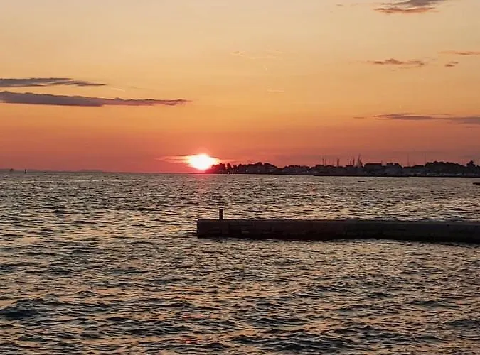 Luce With Shared Pool Apartman *