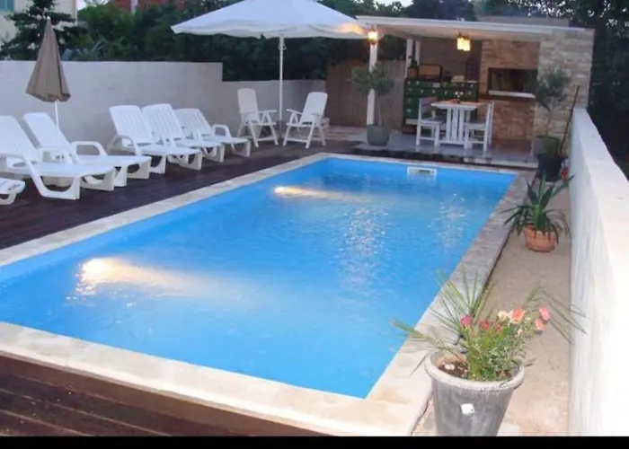 Apartman Luce With Shared Pool *