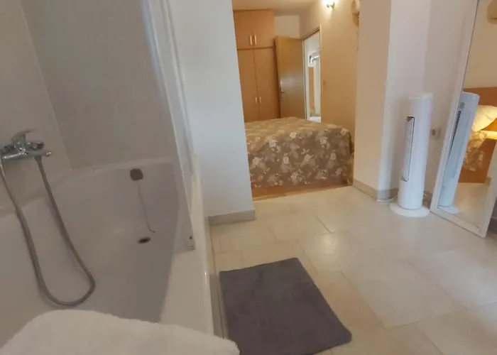 Luce With Shared Pool Apartman *