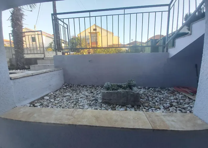 Luce With Shared Pool Apartman Zadar