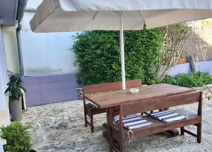 Luce With Shared Pool * זאדאר